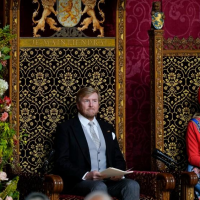 No new government, but Dutch King still opens parliament