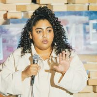 As Paris’s Theaters Go Quiet, Its Comedy Clubs Are Packed