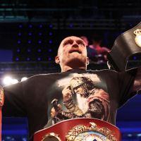 ‘It is my duty to fight’: Ukrainian boxing champs travel back home to join battle against Russia