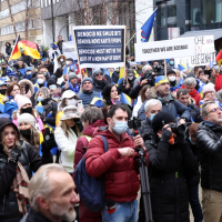 Protesters call for action to prevent Bosnia sliding into war