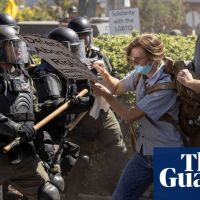 Pro- and anti-abortion groups clash at California Planned Parenthood clinic