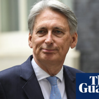 PM risks ‘significant backlash’ over national insurance rise, says Hammond