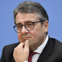 Ex-German minister calls out Ukrainian ‘conspiracy theories’  —  RT World News