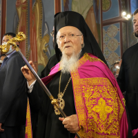 Constantinople Patriarch visits Ukraine for independence | Crux Now