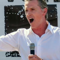 Newsom nationalizes California recall, spotlights COVID, in run-up to Tuesday’s election