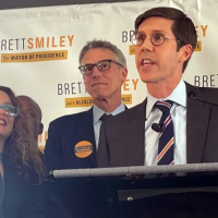 Brett Smiley wants to be the best snow plower in America. Is that enough to make him mayor of Providence? – The Boston Globe