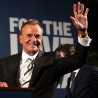 Can an outsider candidate win an election in the city of Los Angeles?