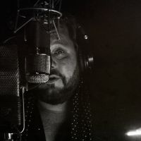 Hear Nathaniel Rateliff’s Soulful Cover of Leonard Cohen’s ‘Famous Blue Raincoat’