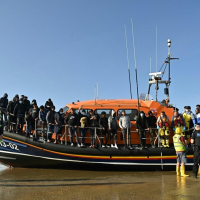 UK Migrant Plan Stokes Tensions With France