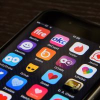 “Just Swipe Reich”: New conservative dating app mocked as “The White Stuff”