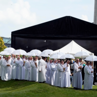Polish Nun, Cardinal Who Defied Communism Are Beatified