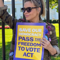 Watch: Alyssa Milano Arrested at Protest Pushing Senate Democrats’ Effort to Federalize Elections