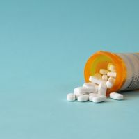 HHS should investigate drug middlemen