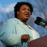 Stacey Abrams has more experience this time. But she’s running in a tougher environment.