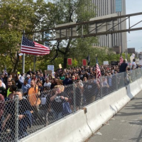 NYC Workers Converge on Brooklyn Bridge to Protest ‘Medical Tyranny’ of City’s Vaccine Mandate | National Review