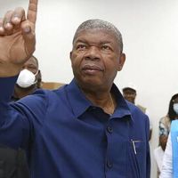 Angola votes as ruling party seeks to extend 47-year rule