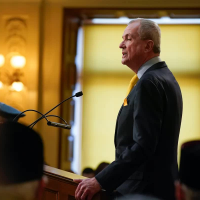 Murphy calls on Congress to enact law to protect abortion rights