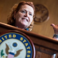 Centrist ex-senator now lobbies for tax loophole she called “one of the biggest scams in history”