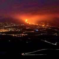 Volcano forces hundreds more to flee on Spanish island