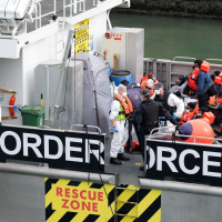 Migrant crisis: Numbers trying to cross English Channel will get ‘much worse’, says ex-Border Force boss