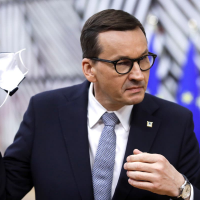 Polish PM Accuses EU Of 'blackmail' As Row With Brussels – Article Bias ...