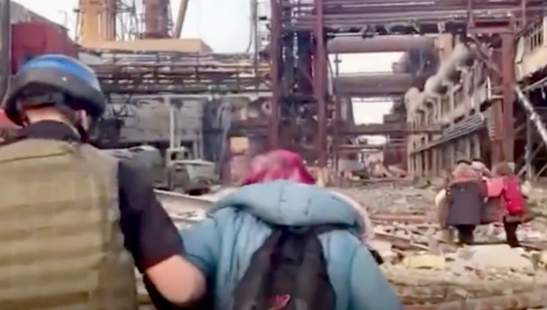 First Civilians Evacuated from Mariupol Steel Plant