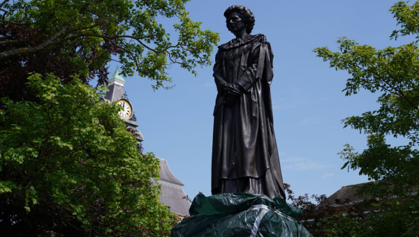 Margaret Thatcher statue egged by protesters in her home town