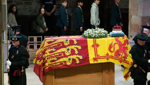 Queen’s uniquely adapted coffin is lead-lined and so heavy it has 8 pallbearers