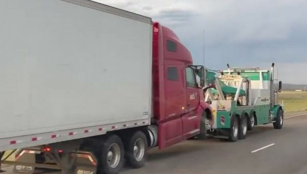 Six people reported dead after sudden dust storm hits US highway