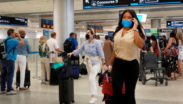 Florida Judge Overturns CDC Mask Mandate for Public Transit, Planes