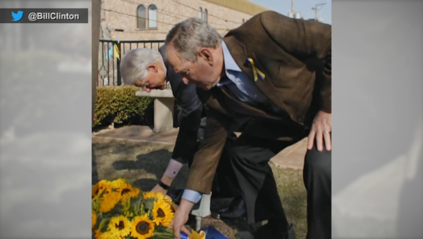 Former Presidents Bill Clinton, George W. Bush pay secret visit to Ukrainian church in Chicago