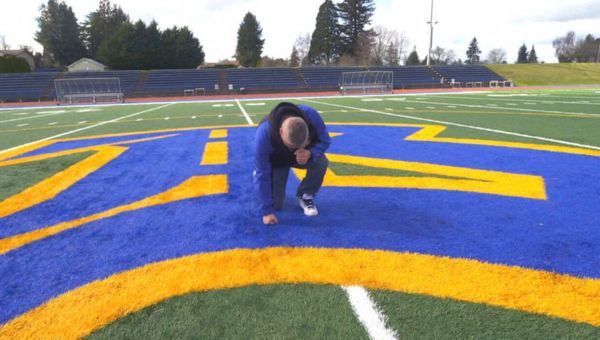 Supreme Court rules First Amendment protects public school coach's post-game prayers