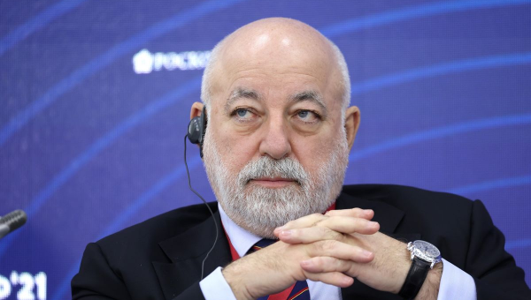 Spain Seizes Russian Billionaire Vekselberg’s Yacht in Mallorca