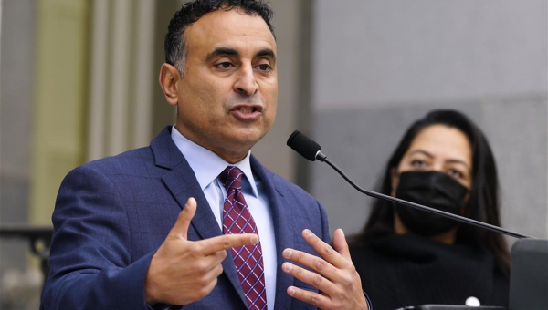 California Lawmakers Want to Abolish Private Health Insurance Market