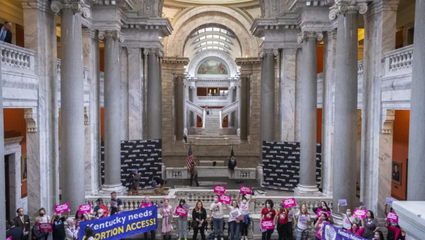 Kentucky Lawmakers Override Veto of Abortion Ban