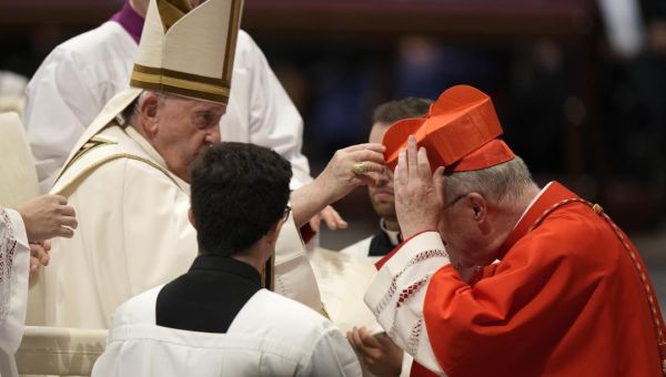 Francis Installs 20 Cardinals