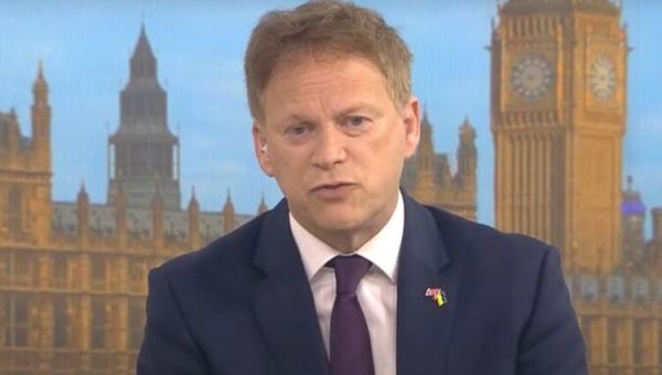 ‘People could die, roll your sleeves up!’ Kay Burley slams Shapps in heated strike row