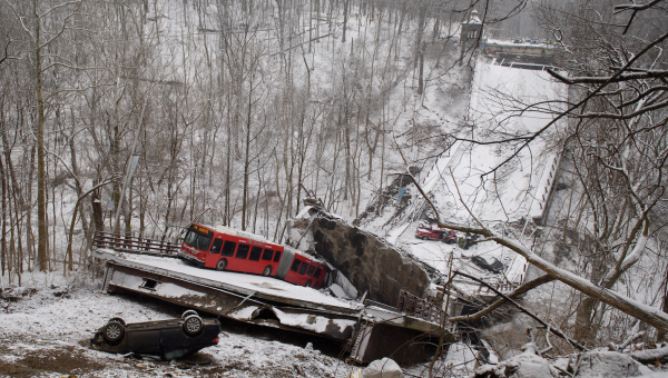 Rescuers Formed a Human Chain to Save People Dangling From Collapsed Bridge