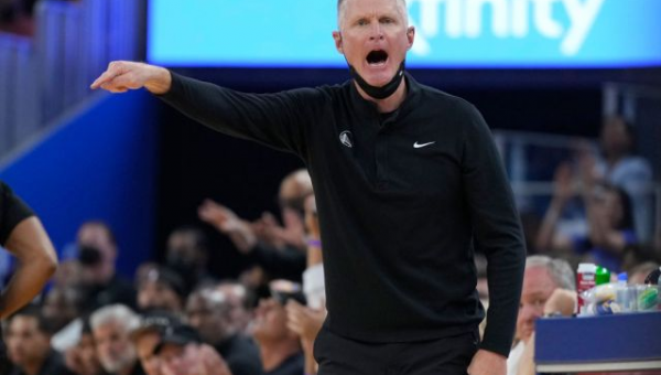 Warriors’ Coach Steve Kerr Calls Out Senate Republicans In Impas