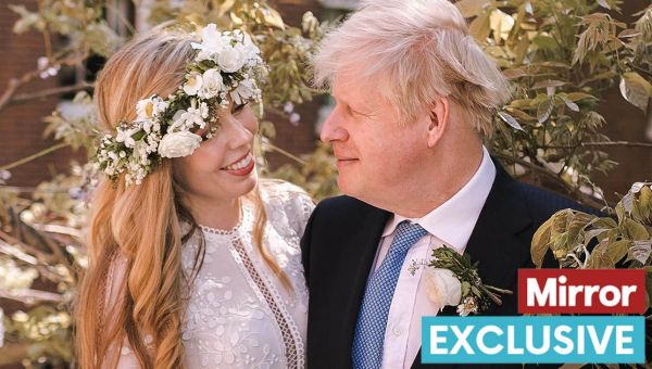 Boris Johnson and Carrie to host lavish Chequers wedding party as he clings on