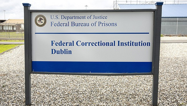 Inquiry sought on mold, asbestos at prison
