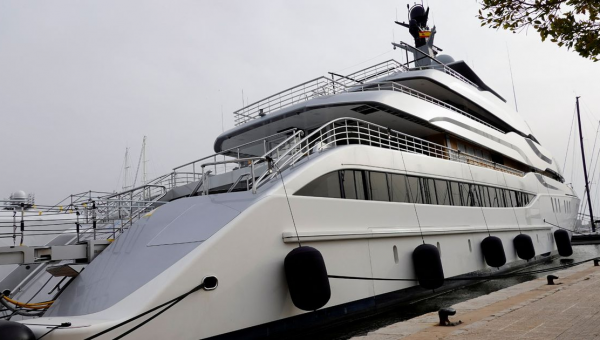 Vladimir Putin’s billionaire crony has £75m superyacht seized in Mallorca by FBI