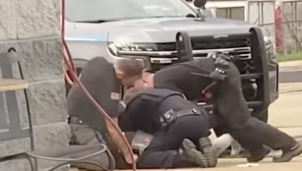 3 Arkansas officers suspended amid investigation into arrest captured on video