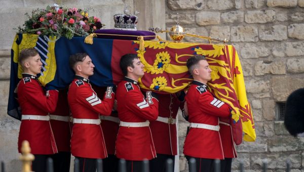 Queen Elizabeth II funeral ends: Live updates as royal family escorts casket to Wellington Arch