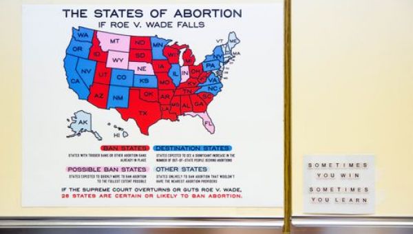 Court lets Tennessee 6-week abortion ban take effect – The Boston Globe