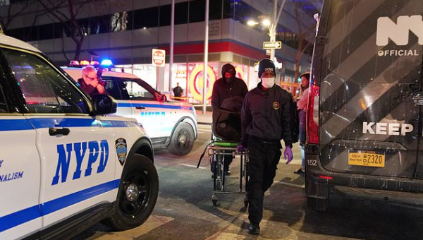 NYC and DC Mayors tell homeless to seek shelter to avoid serial killer