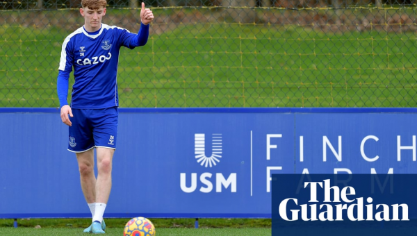 Everton suspend ties with Russian companies linked to Alisher Usmanov