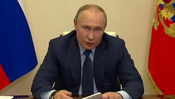 Ukraine war: JK Rowling claps back after Putin’s rant