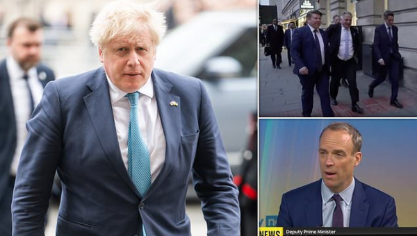 Boris mocks Tories writing no-confidence letters at lavish dinner