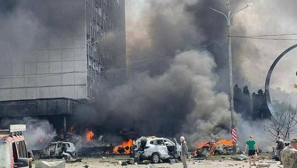 Russian missiles hit Ukrainian city of Vinnytsya, killing civilians